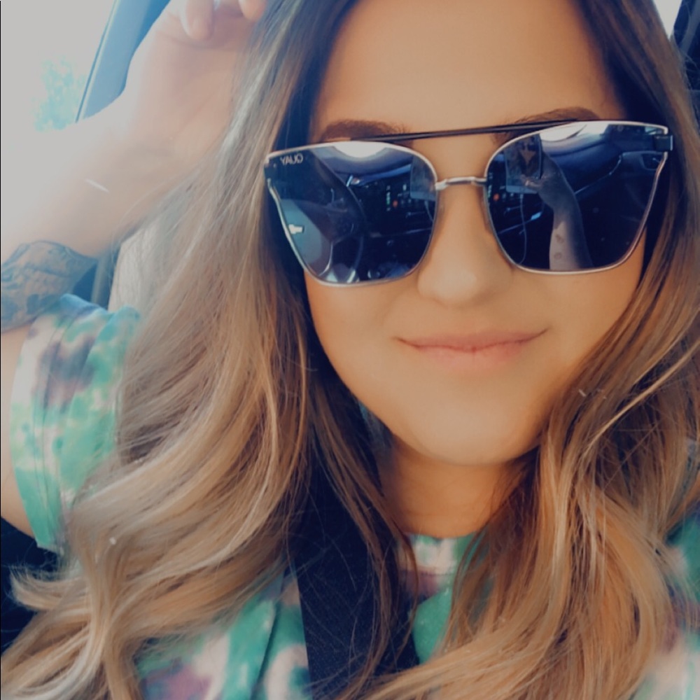 Meet your Posher, Rebecca